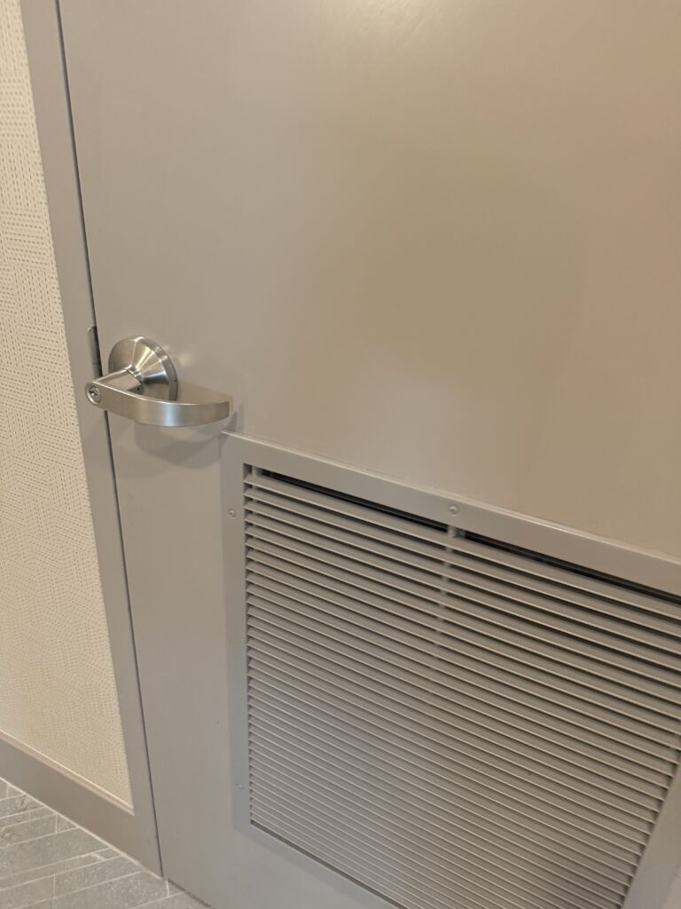 Business Key Change Services | Trop Locksmith LLC – Las Vegas, NV At Trop Locksmith LLC, we understand how important security is—especially during employee changes, staff transitions, or when moving into a new business location. Whether you’re a small office or a large commercial facility, our licensed locksmiths are ready to help you regain control and peace of mind. ✅ Re-keying after employee turnover ✅ Lock changes for new business locations ✅ Master key systems for office buildings ✅ Fast, professional service – done right the first time We’re proud to support Las Vegas businesses of all sizes with reliable, affordable, and prompt locksmith services. Don’t leave your company vulnerable—secure your business today with Trop Locksmith LLC. 📍 Based in Las Vegas | 🕒 Available 7 Days a Week 📞 Call now or message us for a free consultation! #LasVegasLocksmith #CommercialLocksmith #BusinessSecurity #RekeyService #LocksmithNearMe #TropLocksmith #KeyChangeLasVegas