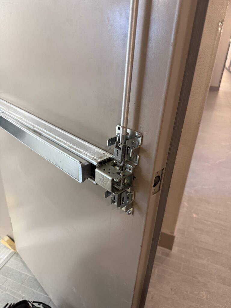 Business Key Change Services | Trop Locksmith LLC – Las Vegas, NV At Trop Locksmith LLC, we understand how important security is—especially during employee changes, staff transitions, or when moving into a new business location. Whether you’re a small office or a large commercial facility, our licensed locksmiths are ready to help you regain control and peace of mind. ✅ Re-keying after employee turnover ✅ Lock changes for new business locations ✅ Master key systems for office buildings ✅ Fast, professional service – done right the first time We’re proud to support Las Vegas businesses of all sizes with reliable, affordable, and prompt locksmith services. Don’t leave your company vulnerable—secure your business today with Trop Locksmith LLC. 📍 Based in Las Vegas | 🕒 Available 7 Days a Week 📞 Call now or message us for a free consultation! #LasVegasLocksmith #CommercialLocksmith #BusinessSecurity #RekeyService #LocksmithNearMe #TropLocksmith #KeyChangeLasVegas